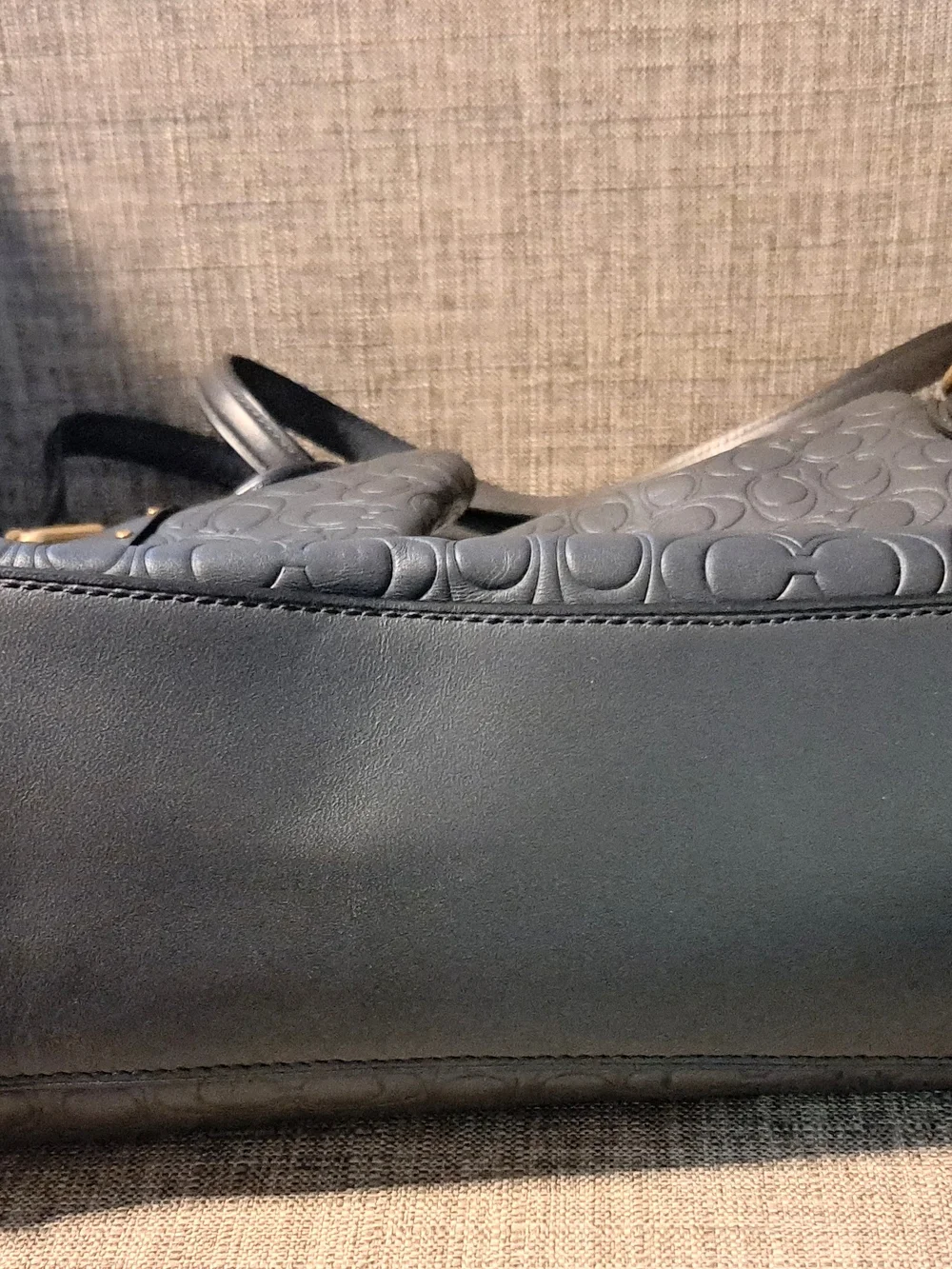 Embossed Navy Edie Shoulder Bag 31 In Signature Leather With Rivets